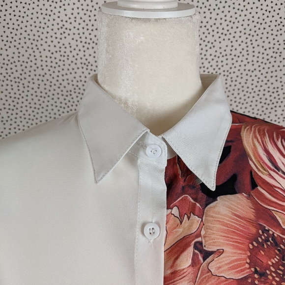 Peach Floral Button Down Blouse (Size: Medium) - Picture 3 of 11
